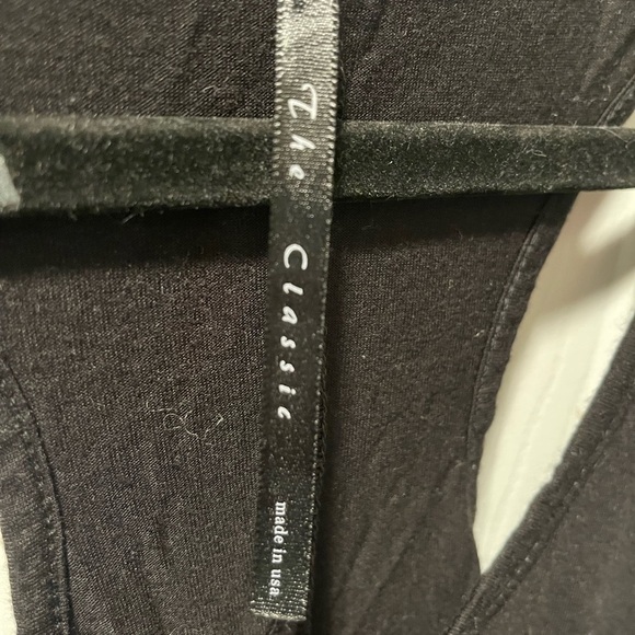 The Classic Black Embellished Sleeveless Tank Top - Picture 4 of 5